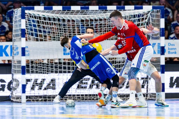 07.06.2026, GER, Handball, Maenner, Saison 25 26, Daikin 1.Bl, 34.Spieltag, ThSV Eisenach - HSV Hamburg (Handball Verein Hamburg) Azat Valiullin (Handball Sport Verein Hamburg), Alexandar Capric (ThSV Eisenach, 6) 99817 Eisenach Werner-Assmann-Halle Am Sportp Thueringen Deutschland