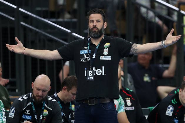 07.06.2026, xtgx, Handball, Daikin HBL, HSG Wetzlar - SC Magdeburg v.l. Bennet Wiegert (Magdeburg, Trainer) gibt Anweisungen, gestikuliert mit den Armen, gesticulate, gives instructions Wetzlar