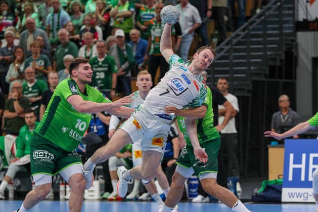 07.06.2026, xgox, Handball - Daikin HBL HSG Wetzlar - SC Magdeburg emspor, v.l. Josip Simic (Wetzlar, 10), Felix Claar (Magdeburg, 7) Zweikampf, Duell, Kampf, tackle Wetzlar
