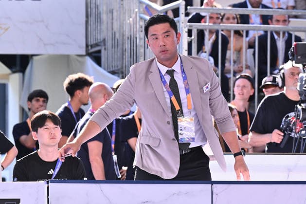 IPA85474791 - Nam Yun-bae coach of Eunsu Seo (KOR) during the men s -58kg final of the World Taekwondo Grand Prix at the Foro Italico, June 7, 2026, Rome, Italy.  Copyright: xDomenicoxCippitelli IPAxSportx xx 85474791