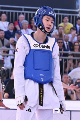 IPA85474829 - Eunsu Seo (KOR) competes in the men s -58kg final against Vito Dell Aquila (ITA) of the World Taekwondo Grand Prix at the Foro Italico, June 7, 2026, Rome, Italy.  Copyright: xDomenicoxCippitelli IPAxSportx xx 85474829
