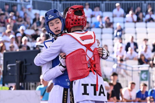IPA85474867 - Eunsu Seo (KOR) and Vito Dell Aquila (ITA) competes in the men s -58kg final of the World Taekwondo Grand Prix at the Foro Italico, June 7, 2026, Rome, Italy.  Copyright: xDomenicoxCippitelli IPAxSportx xx 85474867