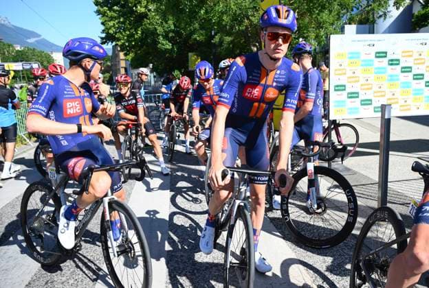 Tour Auvergne - Rhone-Alpes 2026 Stage 2 LE PUY-EN-VELAY, FRANCE - JUNE 08 : Leemreize Gijs (NED) of Team Picnic PostNL during stage 2 of the 78th edition of Tour Auvergne - Rhone-Alpes an UCI World Tour 2.UWT cycling road race stage for Men Elite of 234.3 km with start in Saint-Martin-Le-Vinoux and finish in Le Puy-en-Velay on June 8, 2026 in Le Puy-en-Velay, France, 08 06 2026 ( Motordriver Guy De Vuyst - Le Puy-en-Velay France  Copyright: xVincentxKalutx