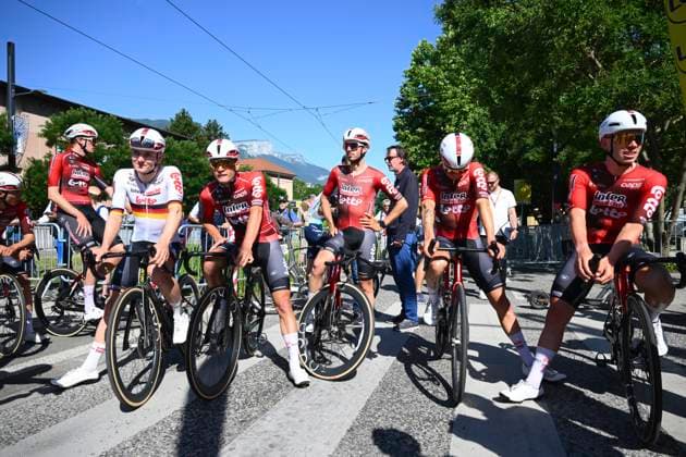 Tour Auvergne - Rhone-Alpes 2026 Stage 2 LE PUY-EN-VELAY, FRANCE - JUNE 08 : Zimmerman Georg (GER) of Lotto Intermarche, Veistroffer Baptiste (FRA) of Lotto Intermarche, Braet Vito (BEL) of Lotto Intermarche, Kockelmann Mathieu (LUX) of Lotto Intermarche during stage 2 of the 78th edition of Tour Auvergne - Rhone-Alpes an UCI World Tour 2.UWT cycling road race stage for Men Elite of 234.3 km with start in Saint-Martin-Le-Vinoux and finish in Le Puy-en-Velay on June 8, 2026 in Le Puy-en-Velay, France, 08 06 2026 ( Motordriver Guy De Vuyst - Le Puy-en-Velay France  Copyright: xVincentxKalutx