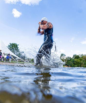 07.06.2026, GER, Crosstriathlon, Maenner Frauen, Saison 26, 38. Teag Werratal-Crosstriathlon org. Triathlonverein Werratal e.V. 500m Schwimmen in Freiwasser, 11,9km MTB Strecke und 4,0km Laufstrecke nahmen die Teilnehmer in den Kategorien Jedermann-Cross Einzel Staffel sowie dem Sprint-Cross Einzel inkl. Thüringer Meisterschaft in angriff. 98597 Breitungen Strandbad Kiessee Thueringen Deutschland