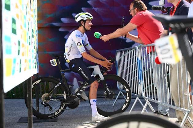 Tour Auvergne - Rhone-Alpes 2026 Stage 2 LE PUY-EN-VELAY, FRANCE - JUNE 08 : Uijtdebroeks Cian (BEL) of Movistar Team during stage 2 of the 78th edition of Tour Auvergne - Rhone-Alpes an UCI World Tour 2.UWT cycling road race stage for Men Elite of 234.3 km with start in Saint-Martin-Le-Vinoux and finish in Le Puy-en-Velay on June 8, 2026 in Le Puy-en-Velay, France, 08 06 2026 ( Motordriver Guy De Vuyst - Le Puy-en-Velay France  Copyright: xVincentxKalutx