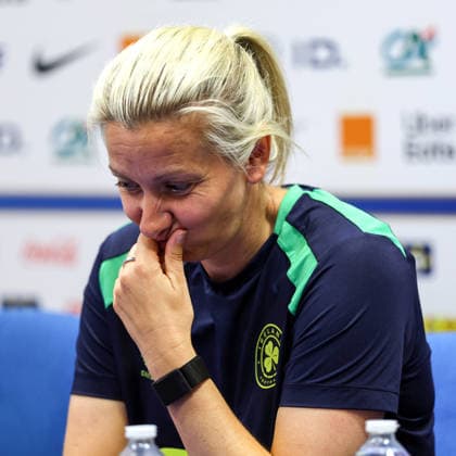 Republic of Ireland WNT press conference, PK, Pressekonferenz Stade des Alpes, Grenoble, France 8 6 2026 Head coach Carla Ward Carla Ward 8 6 2026  Copyright: x INPHO BenxBradyx BB2_9412