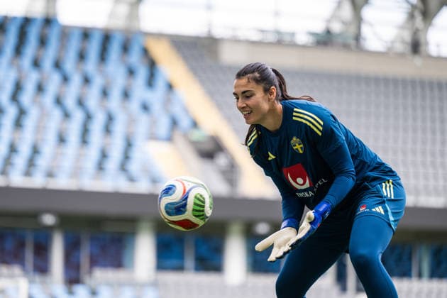 260608 Goalkeeper Zecira Musovic of the Swedish women s national football team at a training session on June 8, 2026 in Gothenburg. Photo: Mathias Bergeld BILDBYRAN kod MB MB1380 fotboll football soccer fotball vm-kval kval fifa womens world cup qualifier qualifier träning practice training sverige sweden dam bbeng women kvinner