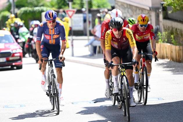 Tour Auvergne - Rhone-Alpes 2026 Stage 2 LE PUY-EN-VELAY, FRANCE - JUNE 08 : Renard-Haquin Henri-Francois (FRA) of Team Picnic PostNL, Thomas Benjamin (FRA) of Cofidis, during stage 2 of the 78th edition of Tour Auvergne - Rhone-Alpes an UCI World Tour 2.UWT cycling road race stage for Men Elite of 234.3 km with start in Saint-Martin-Le-Vinoux and finish in Le Puy-en-Velay on June 8, 2026 in Le Puy-en-Velay, France, 08 06 2026 ( Motordriver Guy De Vuyst - Le Puy-en-Velay France  Copyright: xVincentxKalutx