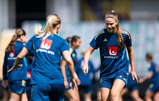 260608 Bella Andersson of the Swedish women s national football team at a training session on June 8, 2026 in Gothenburg. Photo: Mathias Bergeld BILDBYRAN kod MB MB1380 fotboll football soccer fotball vm-kval kval fifa womens world cup qualifier qualifier träning practice training sverige sweden dam bbeng women kvinner