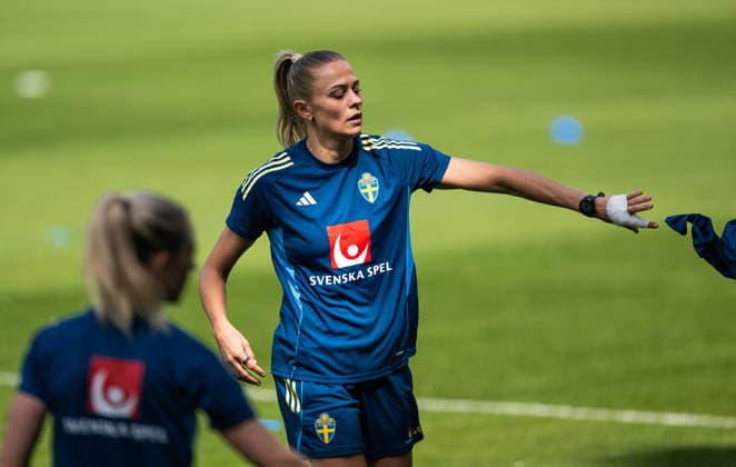 260608 Fridolina Rolfö of the Swedish women s national football team at a training session on June 8, 2026 in Gothenburg. Photo: Mathias Bergeld BILDBYRAN kod MB MB1380 fotboll football soccer fotball vm-kval kval fifa womens world cup qualifier qualifier träning practice training sverige sweden dam bbeng women kvinner