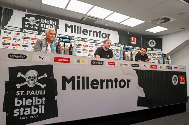 Vorstellung des neuen Trainers Marcel Rapp ( rechts ) Sportdirektor Andreas Bornemann Pressesprecher Hannes Bühler ( Pauli ) Deutschland , Hamburg , Millerntorstadion , Fussball , 2. Bundesliga , FC St Pauli