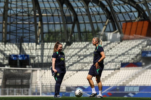 Republic of Ireland WNT Squad Training, Stade des Alpes, Grenoble, France 8 6 2026 Head coach Carla Ward Carla Ward 8 6 2026  Copyright: x INPHO BenxBradyx BB2_9495