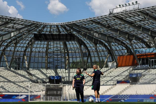 Republic of Ireland WNT Squad Training, Stade des Alpes, Grenoble, France 8 6 2026 Head coach Carla Ward Carla Ward 8 6 2026  Copyright: x INPHO BenxBradyx BB2_9508