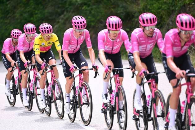 Tour Auvergne - Rhone-Alpes 2026 Stage 2 LE PUY-EN-VELAY, FRANCE - JUNE 08 : Baudin Alex (FRA) of EF Education - Easypost and teammates during stage 2 of the 78th edition of Tour Auvergne - Rhone-Alpes an UCI World Tour 2.UWT cycling road race stage for Men Elite of 234.3 km with start in Saint-Martin-Le-Vinoux and finish in Le Puy-en-Velay on June 8, 2026 in Le Puy-en-Velay, France, 08 06 2026 ( Motordriver Guy De Vuyst - Le Puy-en-Velay France  Copyright: xVincentxKalutx