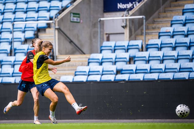 260608 Iris Omarsdottir of the Norwegian women™s national football team during a training session on June 8, 2026 in Oslo. Photo: Marius Simensen BILDBYRAN Cop 238 bbeng dam fifa women s world cup qualifier football fotball fotboll norge norway practice soccer training trening träning