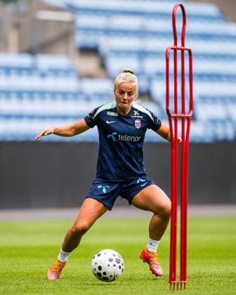 260608 Emilie Woldvik of the Norwegian women™s national football team during a training session on June 8, 2026 in Oslo. Photo: Marius Simensen BILDBYRAN Cop 238 bbeng dam fifa women s world cup qualifier football fotball fotboll norge norway practice soccer training trening träning