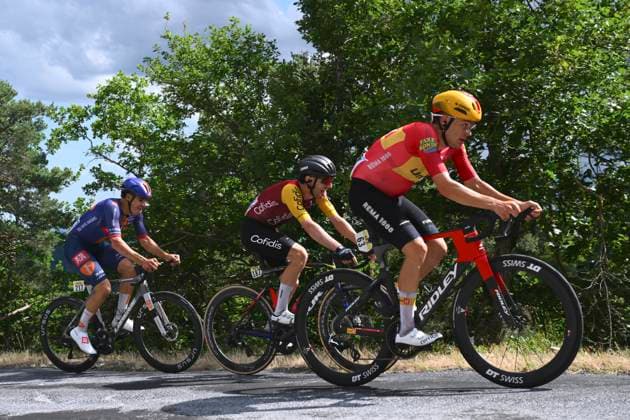 Tour Auvergne - Rhone-Alpes 2026 Stage 2 LE PUY-EN-VELAY, FRANCE - JUNE 08 : Charmig Anthon (DEN) of UNO-X Mobility, Thomas Benjamin (FRA) of Cofidis, Renard-Haquin Henri-Francois (FRA) of Team Picnic PostNL during stage 2 of the 78th edition of Tour Auvergne - Rhone-Alpes an UCI World Tour 2.UWT cycling road race stage for Men Elite of 234.3 km with start in Saint-Martin-Le-Vinoux and finish in Le Puy-en-Velay on June 8, 2026 in Le Puy-en-Velay, France, 08 06 2026 ( Motordriver Guy De Vuyst - Le Puy-en-Velay France  Copyright: xVincentxKalutx