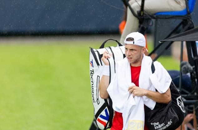 DEN BOSCH - Tallon Griekspoor in the rain during the ATP, Tennis Herren doubles match against Robert Cash and JJ Tracy (USA) at the LibÃ ma Open 2026. The combined ATP WTA, Tennis Damen tournament is being held on the event grounds of the former Autotron car theme park. IRIS VAN DEN BROEK ANP xVIxANPxSportx xxANPxIVx 560497098 originalFilename: 560497098.jpg