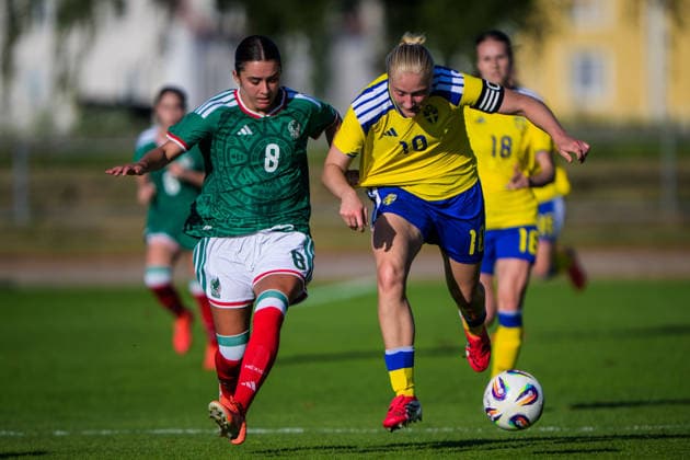 260608 Ella Ryan Sanchez Stickel of Mexico and Wilma Leidhammar of Sweden during the under-23 International Friendly, Länderspiel, Nationalmannschaft football match between Sweden and Mexico on June 8, 2026 in Kalmar. Photo: Suvad Mrkonjic BILDBYRAN COP 170 SM0470 fotboll football soccer fotball träningslandskamp international friendly sverige sweden mexico dam bbeng sverige sweden