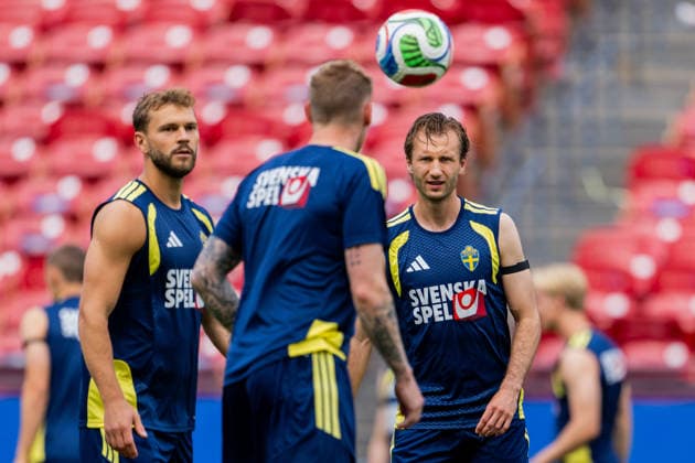 260608 Jesper Karlström and Benjamin Nygren of the Swedish national football team at a training session during day -3 of the FIFA World Cup, WM, Weltmeisterschaft, Fussball 2026 on June 8, 2026 in Dallas. Photo: Petter Arvidson BILDBYRAN kod PA PA1223 fotboll football soccer fotball vm fotbolls-vm fotball-vm fotbolls-vm 2026 fifa world cup 2026 träning practice training sverige sweden sverige a day -3 bbeng