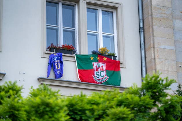 Deutschland: HBL DAIKIN Handball Bundesliga 2025 - 2026, Empfang im Rathaus und Meisterfeier des SC Magdeburg - Alter Markt (Magdeburg): Atmosphäre, Alter Markt, Innenstadt
