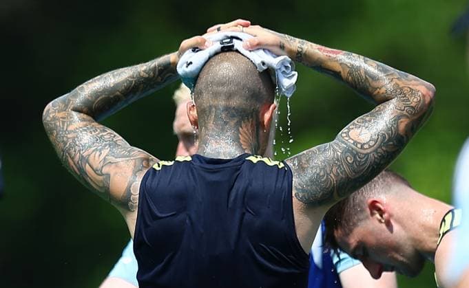 Lyndon Dykes of Scotland cooling his head Scotland Training Session and press conference, PK, Pressekonferenz 2026 FIFA World Cup, WM, Weltmeisterschaft, Fussball Football, Atrium Health Performance Park, Charlotte, USA - 08 Jun 2026Charlotte Atrium Health Performance Park United States of America EDITORIAL USE ONLY No use with unauthorised audio, video, data, fixture lists, club league logos or live services. Online in-match use limited to 120 images, no video emulation. No use in betting, games or single club league player publications.  Copyright: xMichaelxZemanek Shutterstockx 16917216dr
