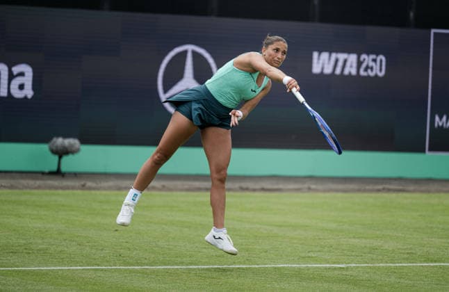 S-HERTOGENBOSCH, NETHERLANDS - JUNE 08: Player Name of Country plays a forehand backhand return against Opponent Name of Country during their ATP, Tennis Herren WTA, Tennis Damen Singles match at the LibÃ ma Open on June 8, 2026 at Autotron s-Hertogenbosch in s-Hertogenbosch, Netherlands. Credit: Andy Astfalck NurPhoto Netherlands Copyright: xAndyxAstfalckx