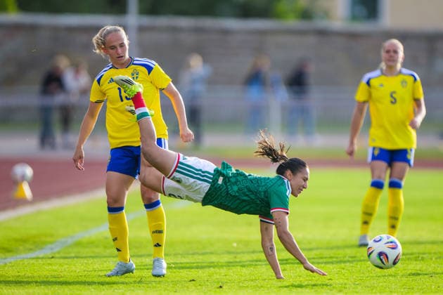 260608 Tuva Skoog of Sweden and Daniela Janet Monroy CortÃ z of Mexico during the under-23 International Friendly, Länderspiel, Nationalmannschaft football match between Sweden and Mexico on June 8, 2026 in Kalmar. Photo: Suvad Mrkonjic BILDBYRAN COP 170 SM0470 fotboll football soccer fotball träningslandskamp international friendly sverige sweden mexico dam bbeng sverige sweden *** 260608 Tuva Skoog of Sweden and Daniela Janet Monroy CortÃ z of Mexico during the under 23 international friendly football match between Sweden and Mexico on June 8, 2026 in Kalmar Photo Suvad Mrkonjic BILDBYRAN COP 170 SM0470 fotboll football soccer fotball träningslandskamp international friendly sverige sweden mexico dam bbeng sverige sweden  Copyright: SUVADxMRKONJIC BB260608SM063