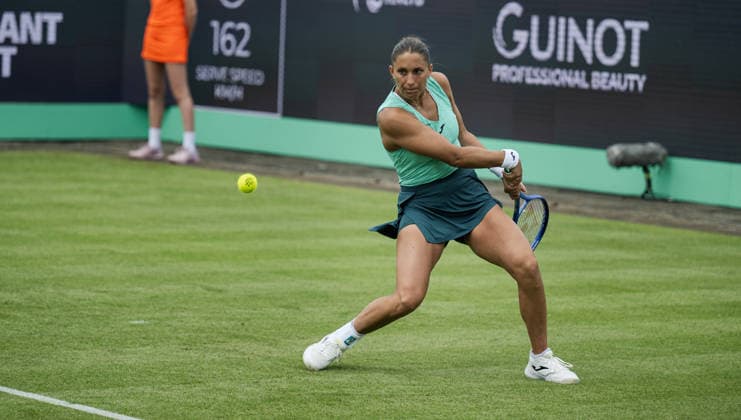 S-HERTOGENBOSCH, NETHERLANDS - JUNE 08: Panna Udvardy of Hungary returns a backhand shot against Ekaterina Alexandrova during their WTA, Tennis Damen Singles First Round match at the LibÃ ma Open on June 8, 2026 at Autotron s-Hertogenbosch in s-Hertogenbosch, Netherlands. Credit: Andy Astfalck NurPhoto Netherlands Copyright: xAndyxAstfalckx