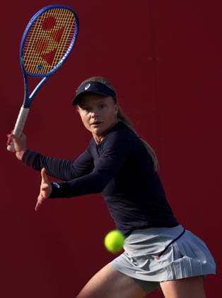 Harriet Dart of GBR in action HSBC Queen s Club Championships, Day Three, Tennis, Queen s Club, West Kensington, London, UK - 08 Jun 2026London Queen s Club United Kingdom  Copyright: xEllaxLing Shutterstockx 16917188aj