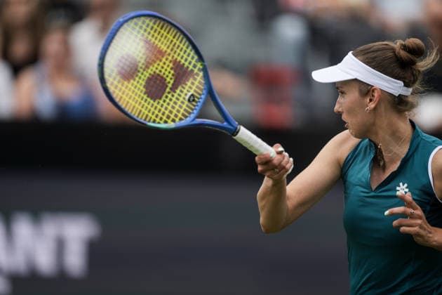 S-HERTOGENBOSCH, NETHERLANDS - JUNE 08: Elise Mertens of Belgium returns with a forehand shot against Bianca Andreescu of Canada during their WTA, Tennis Damen Singles First Round match at the LibÃ ma Open on June 8, 2026 at Autotron s-Hertogenbosch in s-Hertogenbosch, Netherlands. Credit: Andy Astfalck NurPhoto Netherlands Copyright: xAndyxAstfalckx