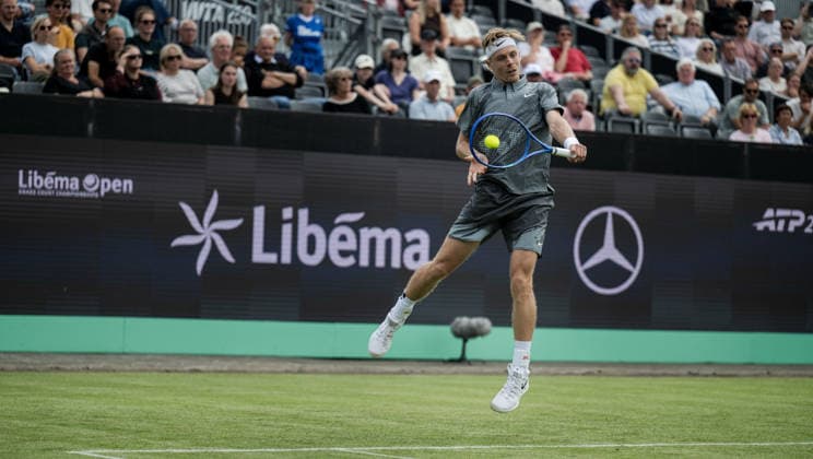 S-HERTOGENBOSCH, NETHERLANDS - JUNE 08: Denis Shapovalov of Canada returns a backhand shot against Marin Cilic of Croatia during their ATP, Tennis Herren Singles First Round match at the LibÃ ma Open on June 8, 2026 at Autotron s-Hertogenbosch in s-Hertogenbosch, Netherlands. Credit: Andy Astfalck NurPhoto Netherlands Copyright: xAndyxAstfalckx