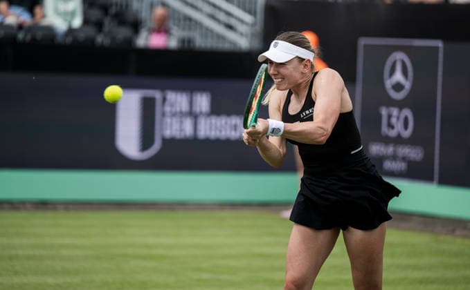 S-HERTOGENBOSCH, NETHERLANDS - JUNE 08: Ekaterina Alexandrova returns with a forehand shot against Panna Udvardy of Hungary during their WTA, Tennis Damen Singles First Round match at the LibÃ ma Open on June 8, 2026 at Autotron s-Hertogenbosch in s-Hertogenbosch, Netherlands. Credit: Andy Astfalck NurPhoto Netherlands Copyright: xAndyxAstfalckx