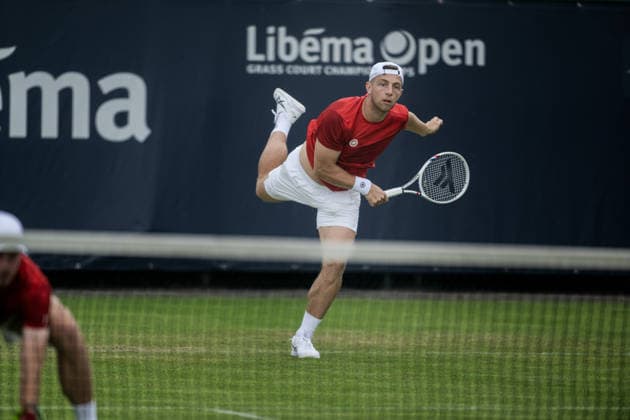 S-HERTOGENBOSCH, NETHERLANDS - JUNE 08: Tallon Griekspoor of the Netherlands serves to Robert Cash and JJ Tracy of the United States during their ATP, Tennis Herren Doubles First Round match at the LibÃ ma Open on June 8, 2026 at Autotron s-Hertogenbosch in s-Hertogenbosch, Netherlands. Credit: Andy Astfalck NurPhoto Netherlands Copyright: xAndyxAstfalckx
