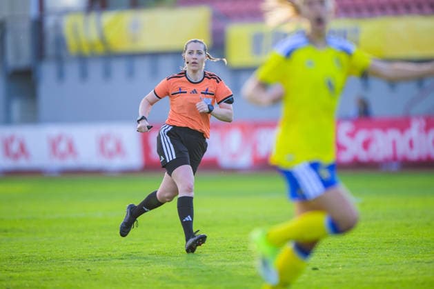 260608 Referee Cecilia Ekwall during the under-23 International Friendly, Länderspiel, Nationalmannschaft football match between Sweden and Mexico on June 8, 2026 in Kalmar. Photo: Suvad Mrkonjic BILDBYRAN COP 170 SM0470 fotboll football soccer fotball träningslandskamp international friendly sverige sweden mexico dam bbeng sverige sweden