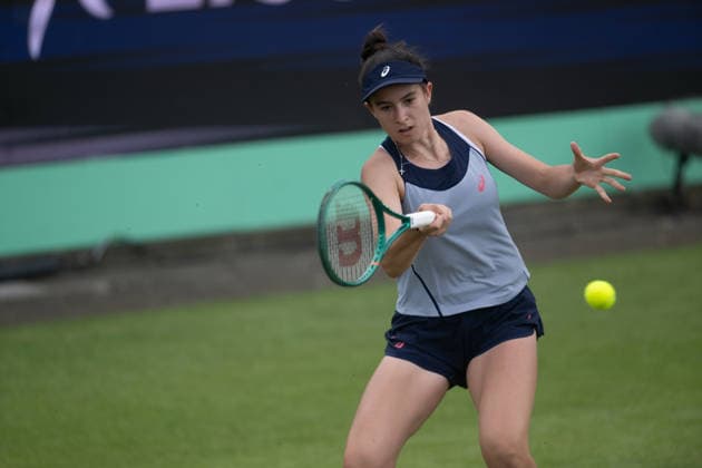 S-HERTOGENBOSCH, NETHERLANDS - JUNE 08: Mia Pohankova of Slovakia returns with a forehand shot against Clara Tauson of Denmark during their WTA, Tennis Damen Singles First Round match at the LibÃ ma Open on June 8, 2026 at Autotron s-Hertogenbosch in s-Hertogenbosch, Netherlands. Credit: Andy Astfalck NurPhoto Netherlands Copyright: xAndyxAstfalckx