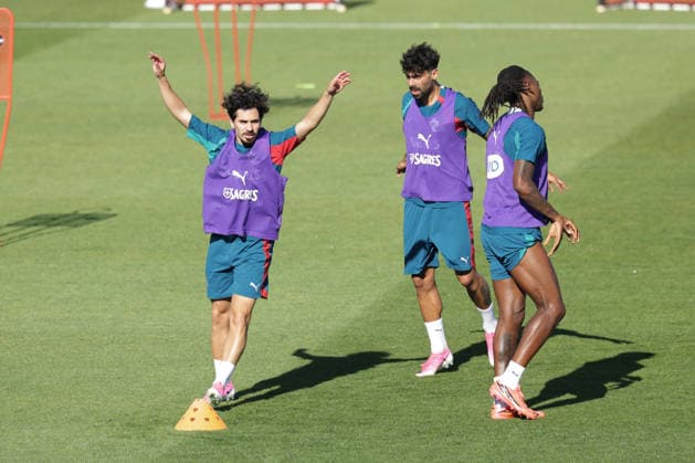 Training of the Portuguese national football team in the football city of Oeiras - Portugal, June 8, 2026, in Alges, Portugal. Vitinha (Portugal ,23) , Samu (Portugal ,24), Rafael Leao (Portugal ,17)