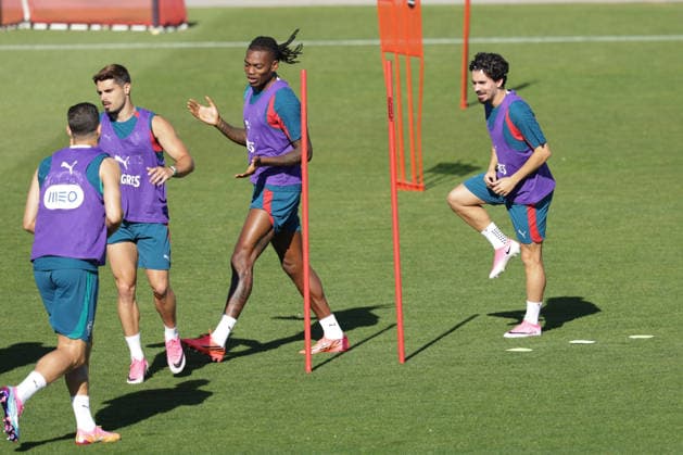 Training of the Portuguese national football team in the football city of Oeiras - Portugal, June 8, 2026, in Alges, Portugal. Pedro Neto (Portugal ,18), Rafael Leao (Portugal ,17), Vitinha (Portugal ,23)