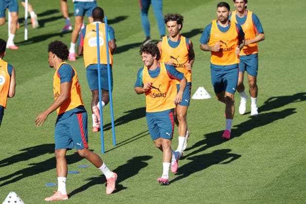 Training of the Portuguese national football team in the football city of Oeiras - Portugal, June 8, 2026, in Alges, Portugal. Renato Veiga (Portugal ,13), Joao Neves (Portugal ,15), Joao Felix (Portugal ,11), Ruben Neves (Portugal ,21), Francisco Trincao (Portugal ,16)