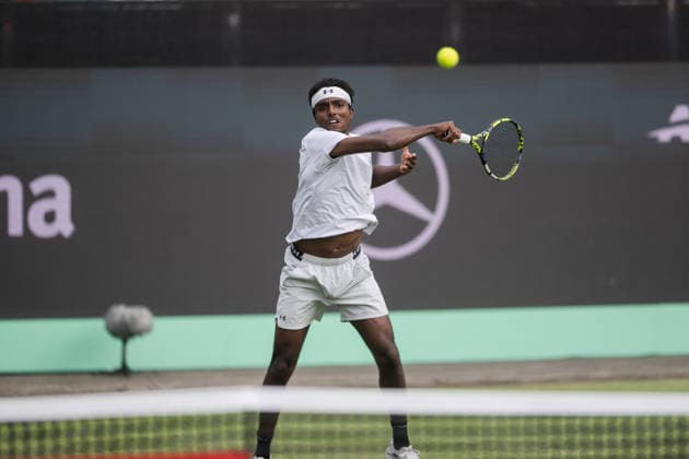 S-HERTOGENBOSCH, NETHERLANDS - JUNE 08: Elias Ymer of Sweden returns the ball with a forehand shot against Ugo Humbert of France during their ATP, Tennis Herren Singles First Round match at the LibÃ ma Open on June 8, 2026 at Autotron s-Hertogenbosch in s-Hertogenbosch, Netherlands. Credit: Andy Astfalck NurPhoto Netherlands Copyright: xAndyxAstfalckx