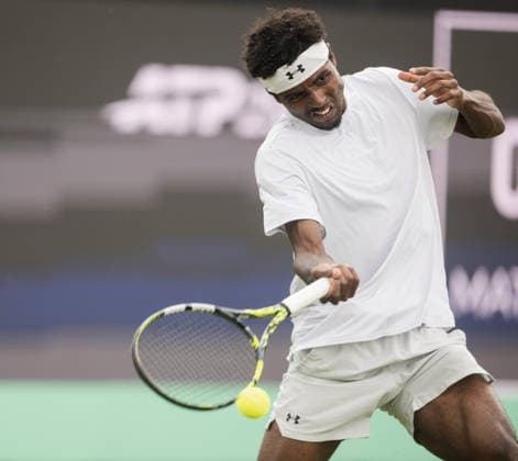 S-HERTOGENBOSCH, NETHERLANDS - JUNE 08: Elias Ymer of Sweden returns the ball with a forehand shot against Ugo Humbert of France during their ATP, Tennis Herren Singles First Round match at the LibÃ ma Open on June 8, 2026 at Autotron s-Hertogenbosch in s-Hertogenbosch, Netherlands. Credit: Andy Astfalck NurPhoto Netherlands Copyright: xAndyxAstfalckx