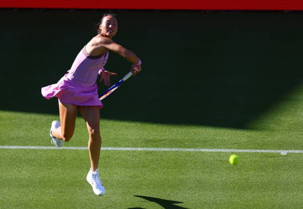 2026 HSBC Tennis Championships, Queens Club, London, UK - 08 06 2026 Qinwin Zheng (CHN) in action during her first round match agianst Jaqueline Cristian (ROU) in the HSBC 2026 Championships at Queens Club in London London Queens Club London GBR Copyright: xMarkxGreenwoodx