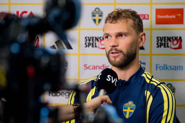 260608 Jesper Karlström of the Swedish men s national football team in the mixed zone after a training session during day -4 of the FIFA World Cup, WM, Weltmeisterschaft, Fussball 2026 on June 8, 2026 in Dallas. Photo: Petter Arvidson BILDBYRAN kod PA PA1224 fotboll football soccer fotball vm fotbolls-vm fotball-vm fotbolls-vm 2026 fifa world cup 2026 mixed zone sverige sweden sverige a day -3 bbeng