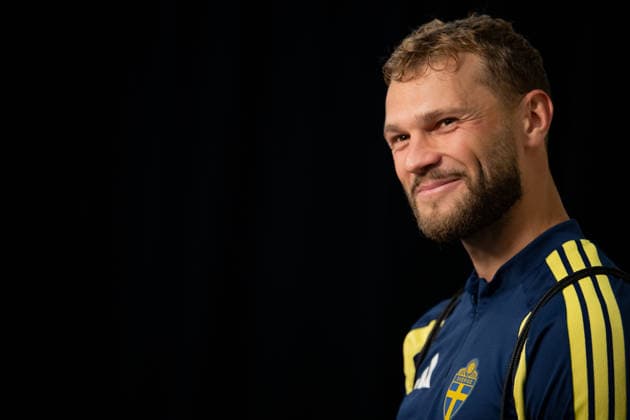 260608 Jesper Karlström of the Swedish men s national football team in the mixed zone after a training session during day -4 of the FIFA World Cup, WM, Weltmeisterschaft, Fussball 2026 on June 8, 2026 in Dallas. Photo: Petter Arvidson BILDBYRAN kod PA PA1224 fotboll football soccer fotball vm fotbolls-vm fotball-vm fotbolls-vm 2026 fifa world cup 2026 mixed zone sverige sweden sverige a day -3 bbeng