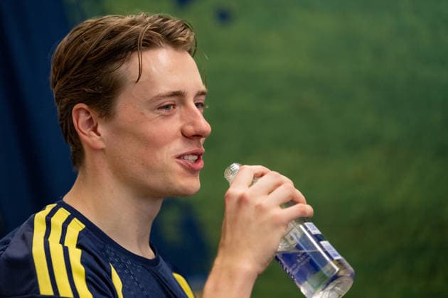 260608 Elliot Stroud of the Swedish men s national football team in the mixed zone after a training session during day -4 of the FIFA World Cup, WM, Weltmeisterschaft, Fussball 2026 on June 8, 2026 in Dallas. Photo: Petter Arvidson BILDBYRAN kod PA PA1224 fotboll football soccer fotball vm fotbolls-vm fotball-vm fotbolls-vm 2026 fifa world cup 2026 mixed zone sverige sweden sverige a day -3 bbeng