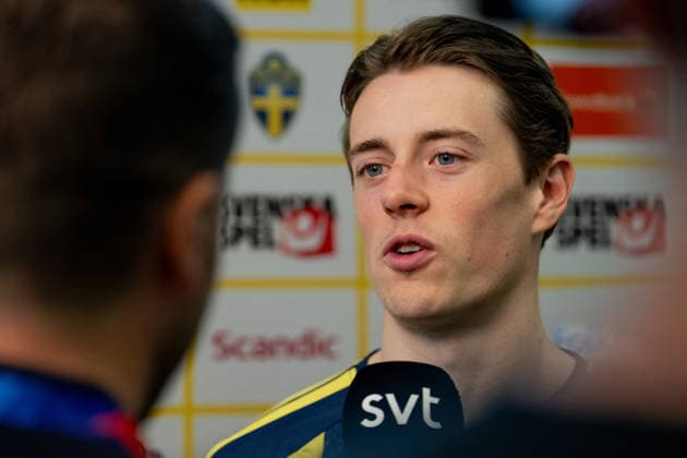 260608 Elliot Stroud of the Swedish men s national football team in the mixed zone after a training session during day -4 of the FIFA World Cup, WM, Weltmeisterschaft, Fussball 2026 on June 8, 2026 in Dallas. Photo: Petter Arvidson BILDBYRAN kod PA PA1224 fotboll football soccer fotball vm fotbolls-vm fotball-vm fotbolls-vm 2026 fifa world cup 2026 mixed zone sverige sweden sverige a day -3 bbeng