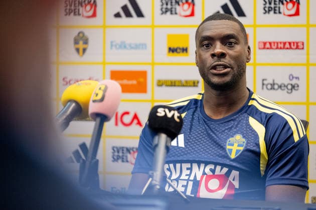 260608 Ken Sema of the Swedish men s national football team in the mixed zone after a training session during day -4 of the FIFA World Cup, WM, Weltmeisterschaft, Fussball 2026 on June 8, 2026 in Dallas. Photo: Petter Arvidson BILDBYRAN kod PA PA1224 fotboll football soccer fotball vm fotbolls-vm fotball-vm fotbolls-vm 2026 fifa world cup 2026 mixed zone sverige sweden sverige a day -3 bbeng
