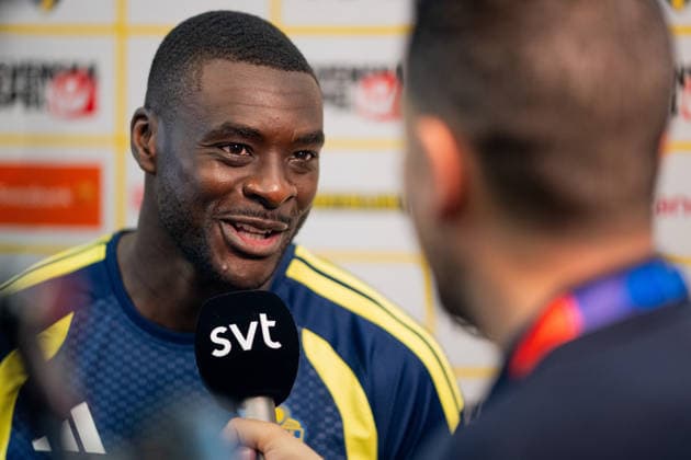 260608 Ken Sema of the Swedish men s national football team in the mixed zone after a training session during day -4 of the FIFA World Cup, WM, Weltmeisterschaft, Fussball 2026 on June 8, 2026 in Dallas. Photo: Petter Arvidson BILDBYRAN kod PA PA1224 fotboll football soccer fotball vm fotbolls-vm fotball-vm fotbolls-vm 2026 fifa world cup 2026 mixed zone sverige sweden sverige a day -3 bbeng