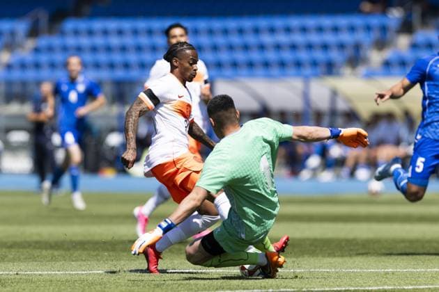 NEW YORK - (lr) Crysencio Summerville of Netherlands Uzbekistan goalkeeper Utkir Yusupov during the friendly match between the Netherlands and Uzbekistan at Icahn Stadium on June 8, 2026, in New York, United States. The Dutch national team, Nationalteam is preparing for the World Cup. KOEN VAN WEEL ANP International Friendly, Länderspiel, Nationalmannschaft 2026 xVIxANPxSportx xxANPxIVx 560511410 originalFilename: 560511410.jpg